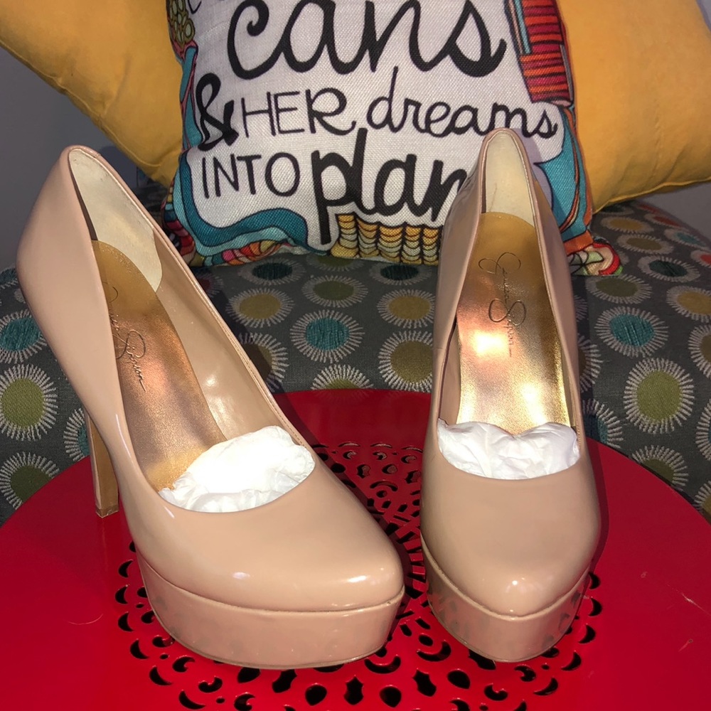 Jessica Simpson Waleo Platform Pumps in Nude